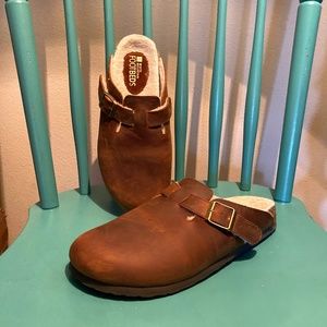 White Mountain Footbeds Clogs - Brown - size 8